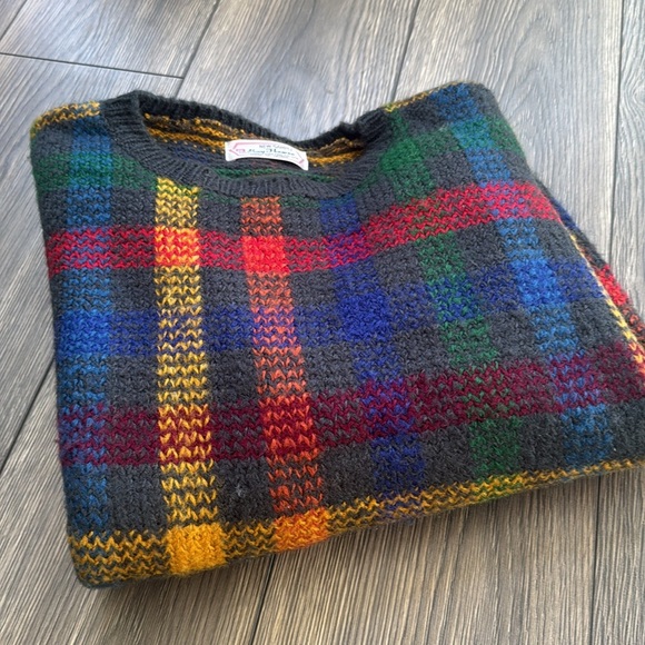Vintage hand knit Tartan knit sweater by Bay Flower Knitting Co.,LTD oversized - Picture 9 of 10